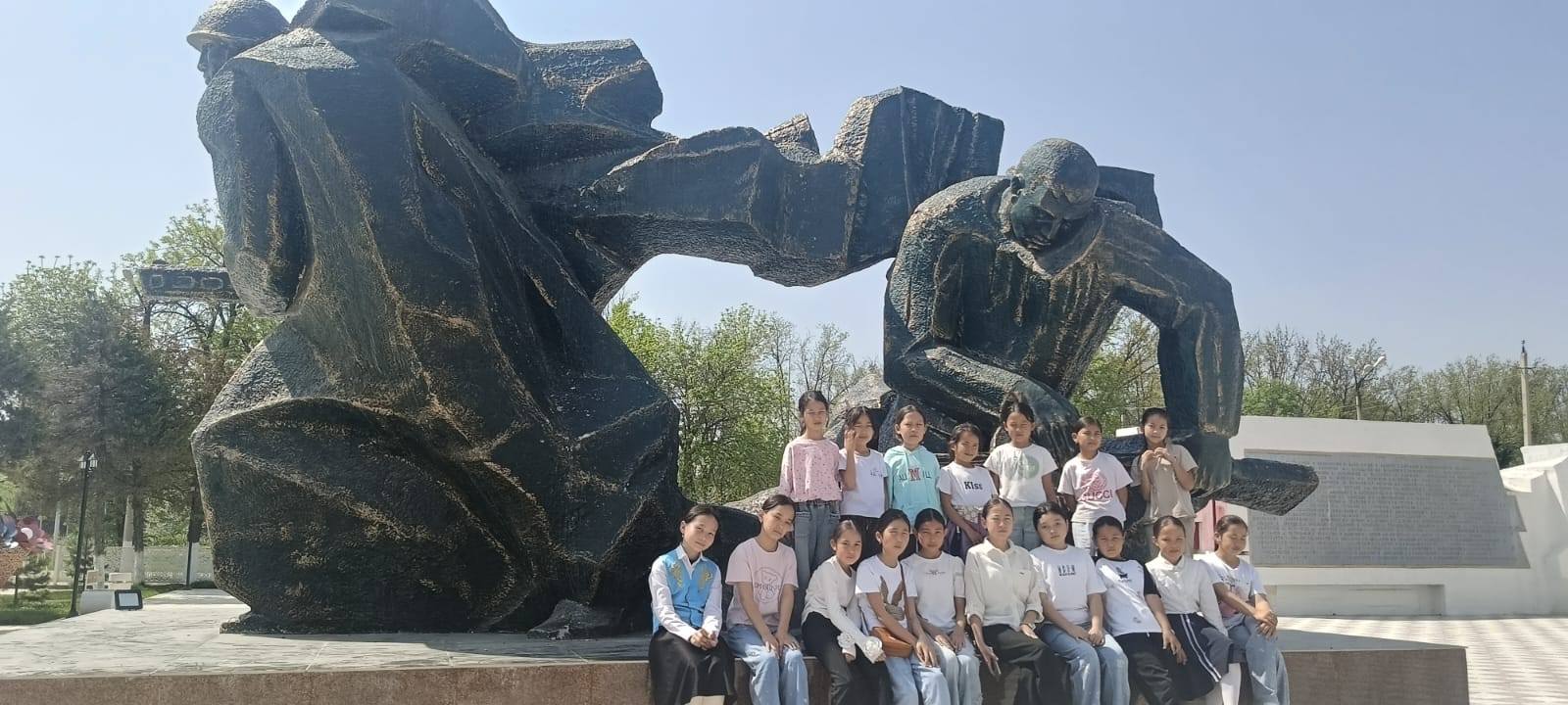 "Мәдени мұра"Ескерткіш-елге мұра,ұрпаққа аманат.