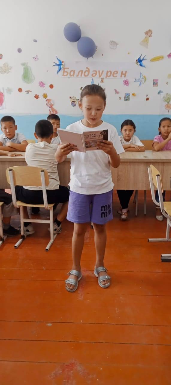 Мектеп жанындағы жазғы сауықтыру лагерьіне күндегідей балалар түгел жиналды