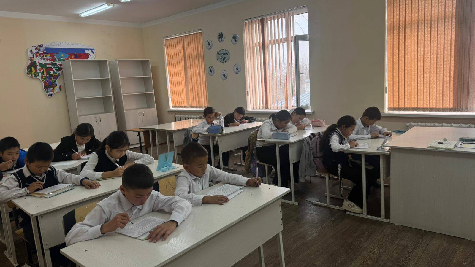 5 сынып оқушыларынан “Бейімделу кезеңінде бесінші сынып оқушыларының мазасыздығын анықтау”мақсатында экспресс әдістемесі алынды